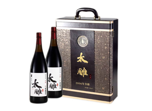 珠海回收太雕黄酒咸亨酒店太雕黄酒2006年冬酿1.8KG*2礼盒装绍兴黄酒