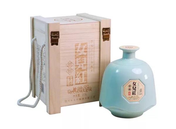 珠海回收绍兴女儿红黄酒醇酿花雕酒木质礼盒2.5L坛装黄酒行情价格